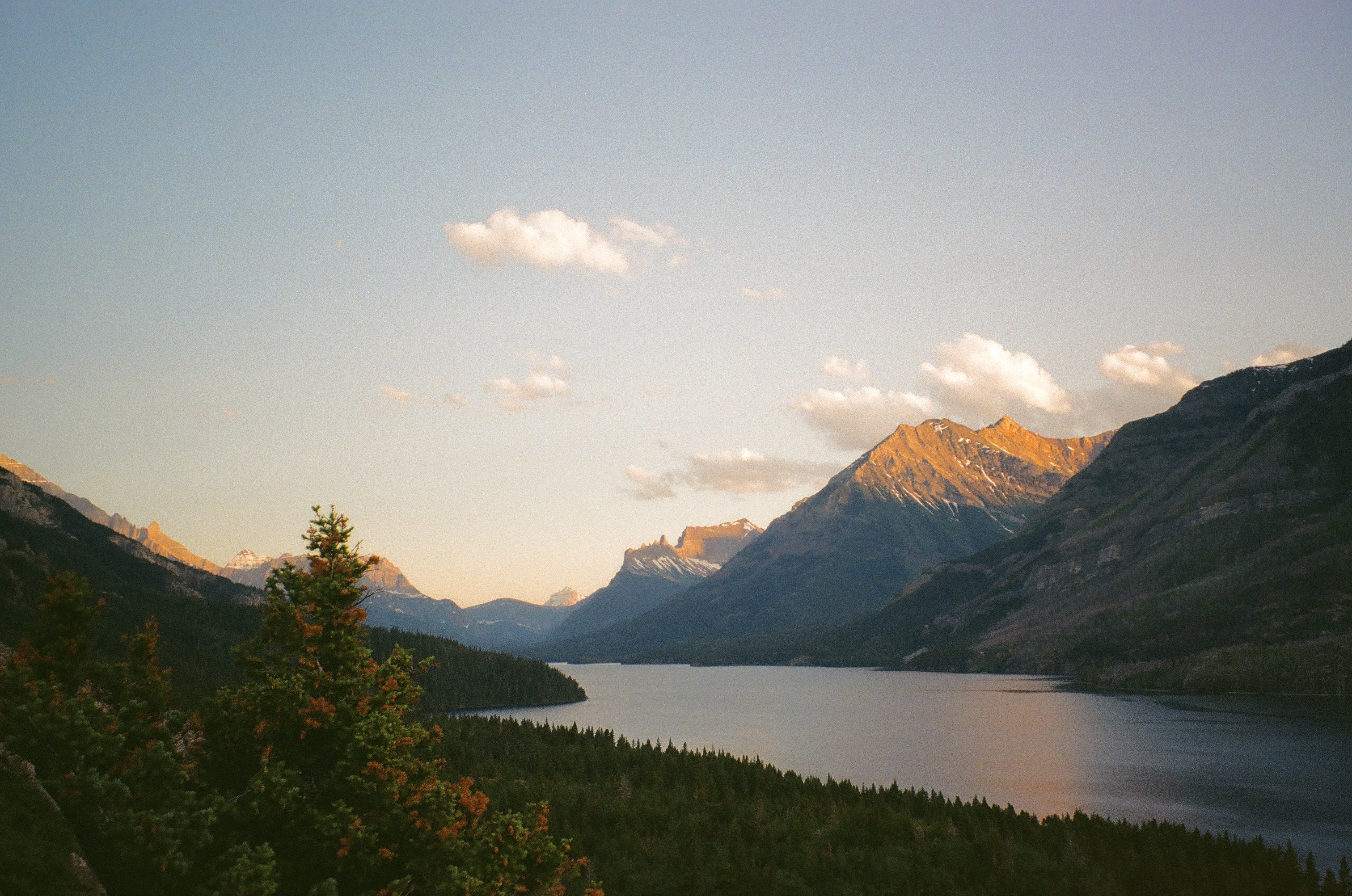 waterton mountains